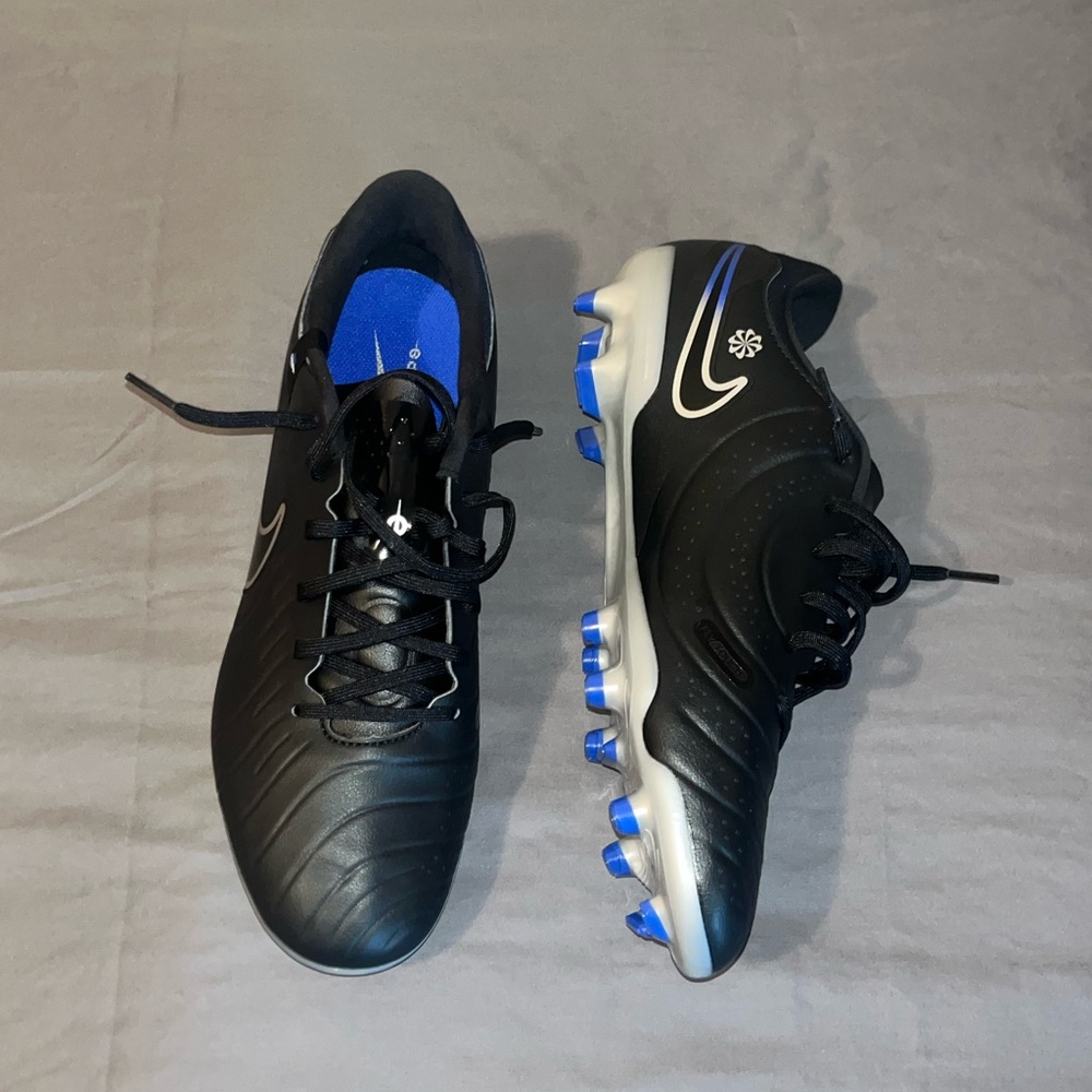 BRAND NEW Men’s 12–Ground Soccer Cleats NIKE TIEMPO LEGEND 10 ACADEMY MG